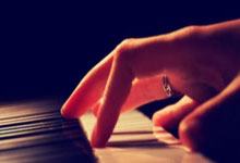 开云体育入口-德甲惊魂夜！凯恩97分钟绝杀改写格局，多特滑铁卢引爆争冠地震